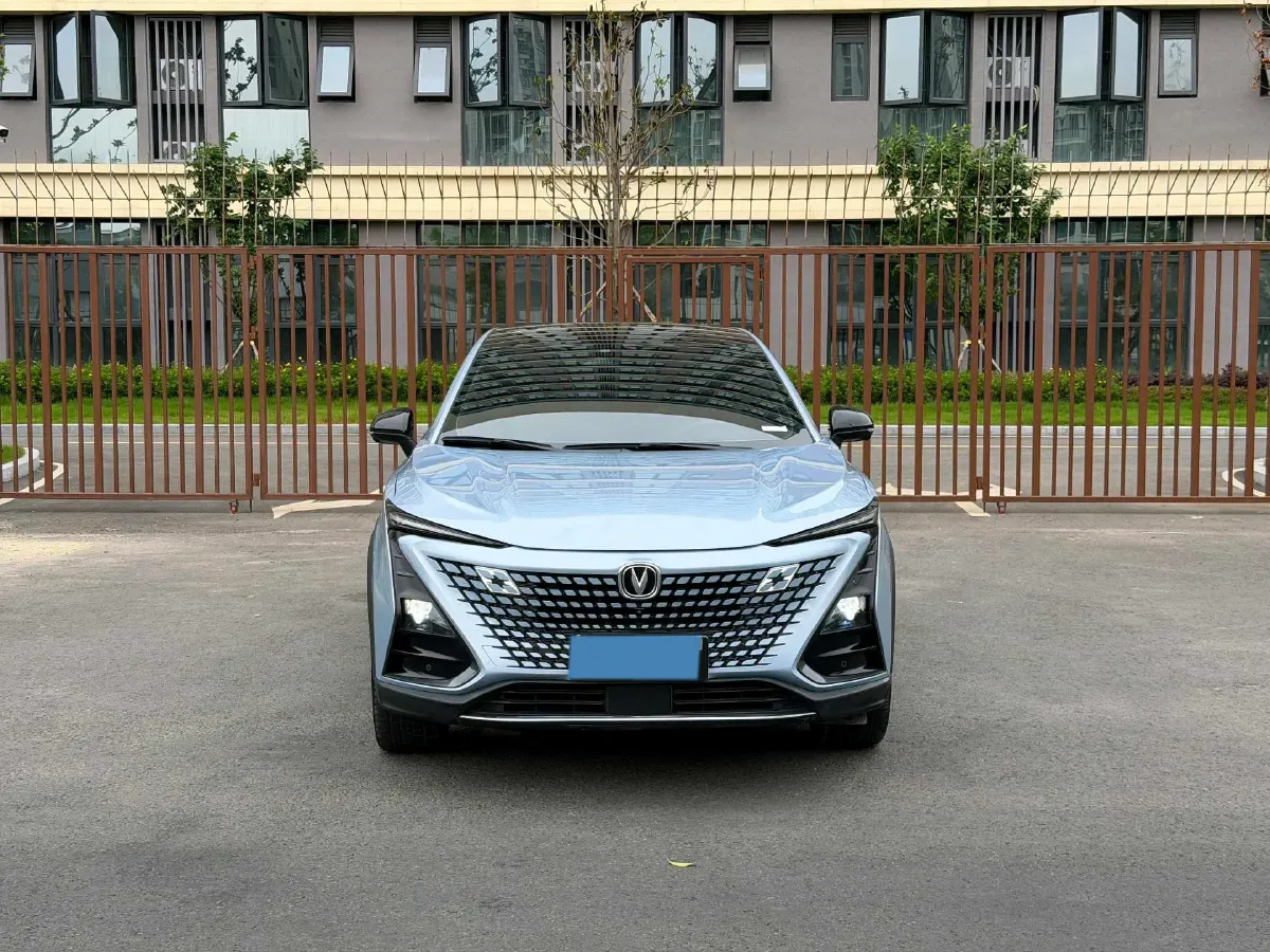 2022 ChangAn UNI-T 1.5T 188HP L4 7DCT,autocango,china used car exporter,china ev exporter,chinese used car exporter,chinese used ev exporter