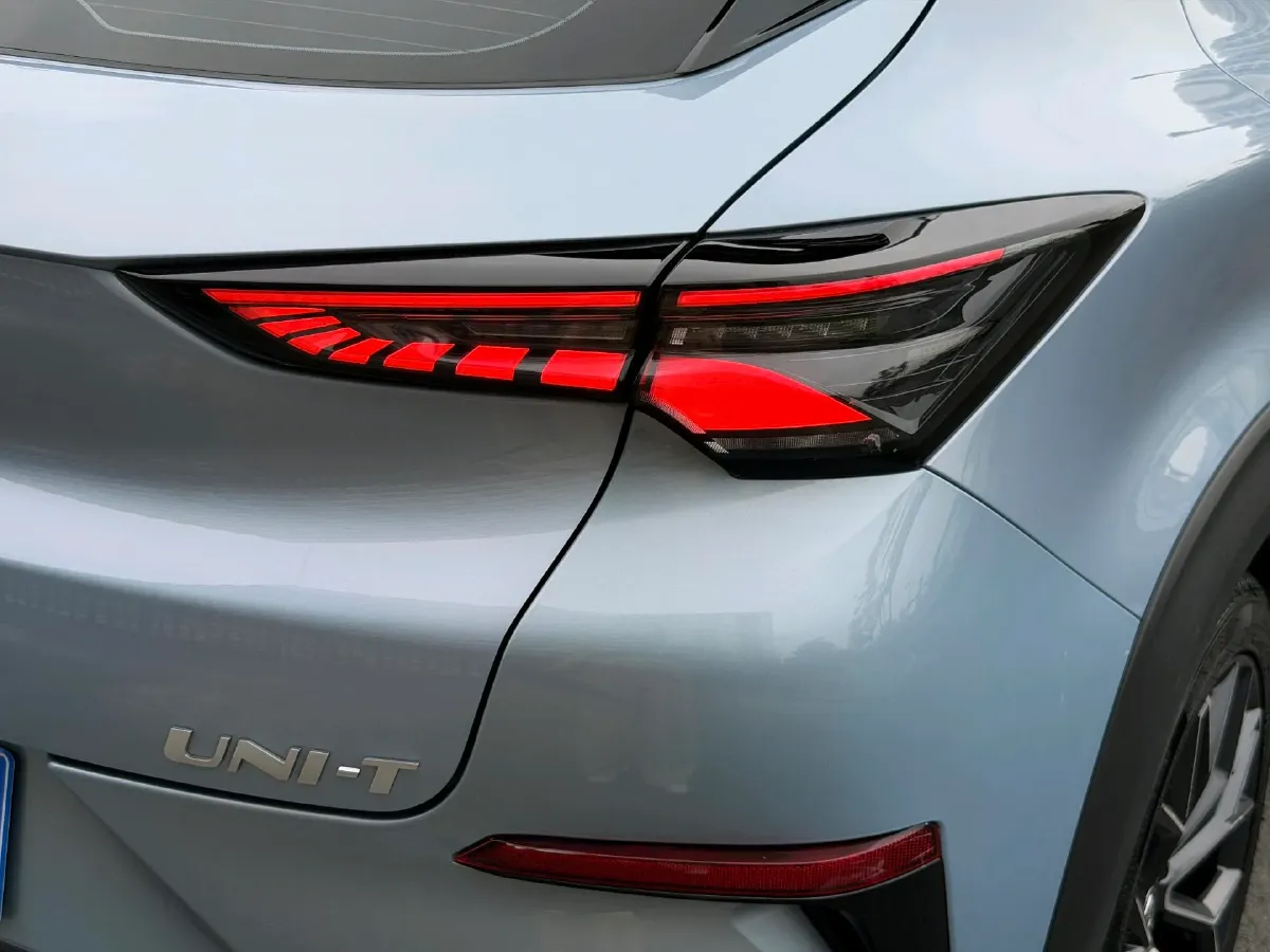 2022 ChangAn UNI-T 1.5T 188HP L4 7DCT,autocango,china used car exporter,china ev exporter,chinese used car exporter,chinese used ev exporter