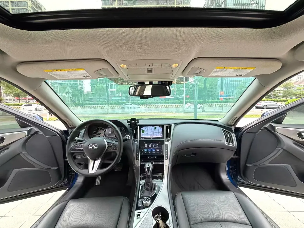2018 Jeep Grand Commander 2.0T 265HP L4 9AT,autocango,china used car exporter,china ev exporter,chinese used car exporter,chinese used ev exporter