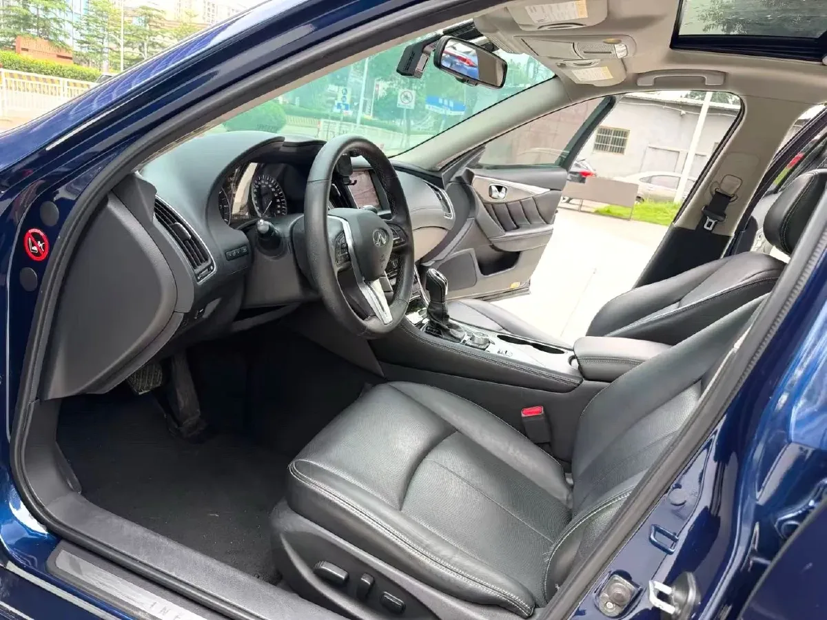2018 Jeep Grand Commander 2.0T 265HP L4 9AT,autocango,china used car exporter,china ev exporter,chinese used car exporter,chinese used ev exporter