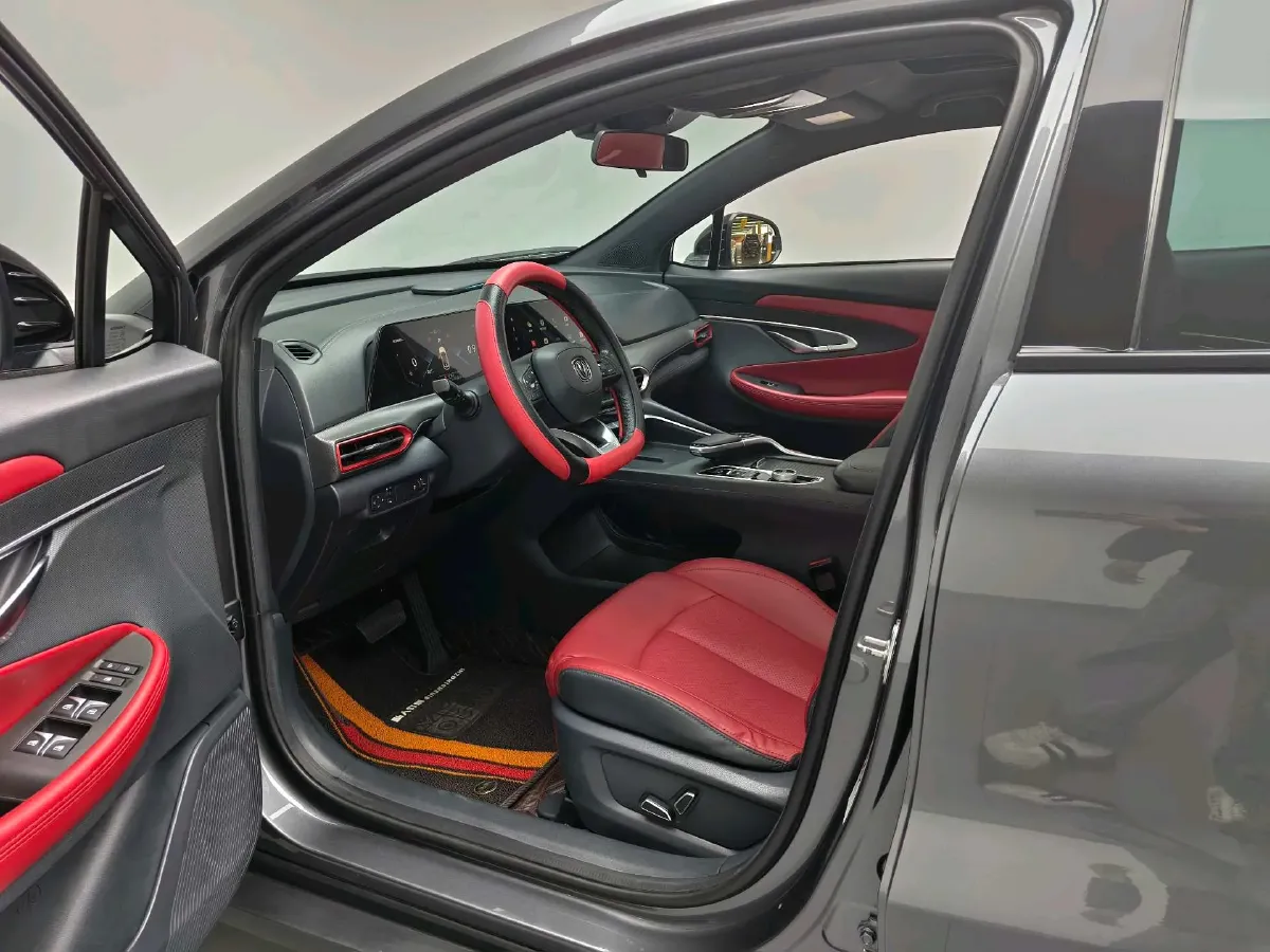 2020 ChangAn UNI-T 1.5T 180HP L4 7DCT,autocango,china used car exporter,china ev exporter,chinese used car exporter,chinese used ev exporter