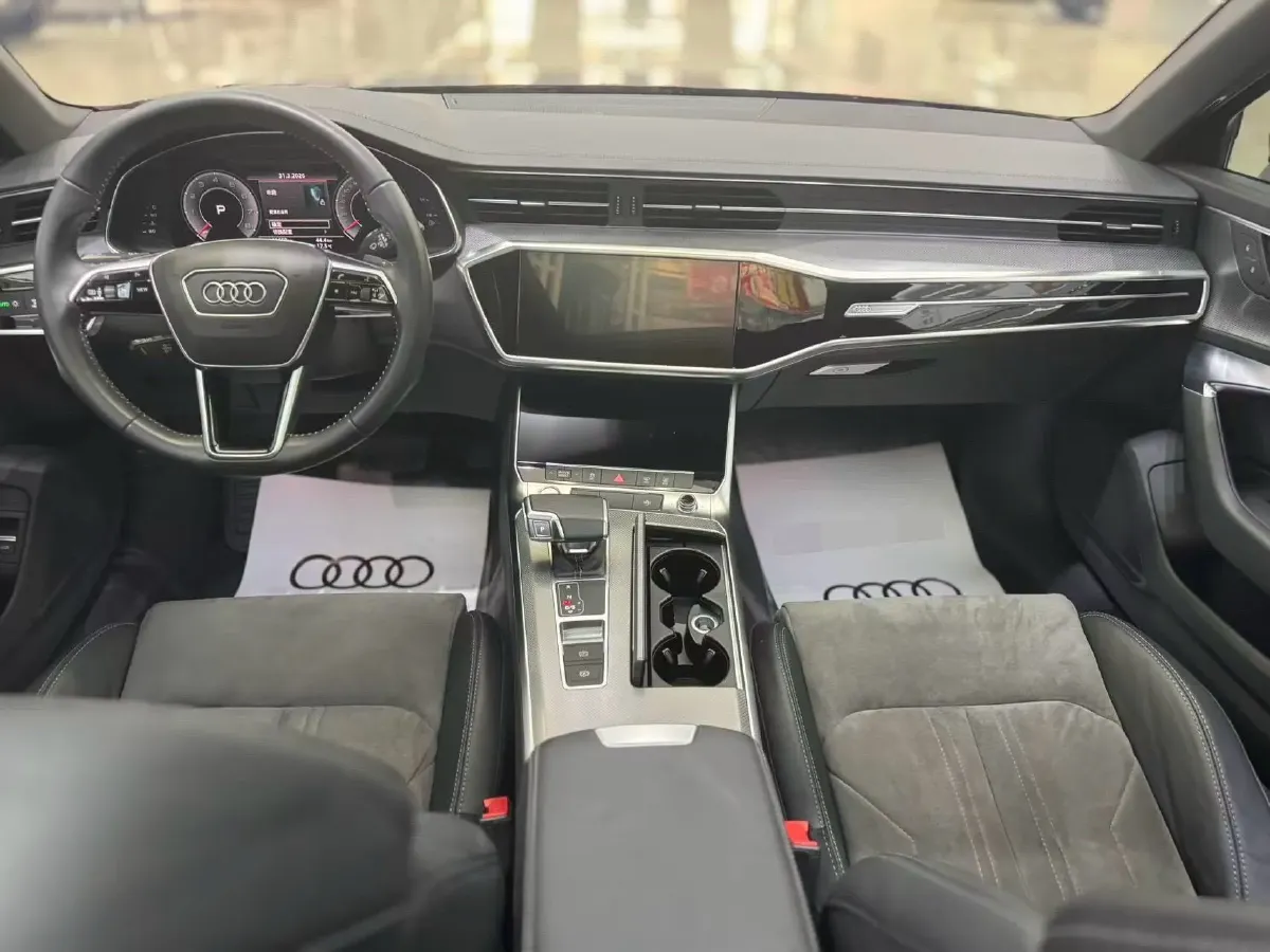 2020 Audi A6L 2.0T 190HP L4 7DCT,autocango,china used car exporter,china ev exporter,chinese used car exporter,chinese used ev exporter