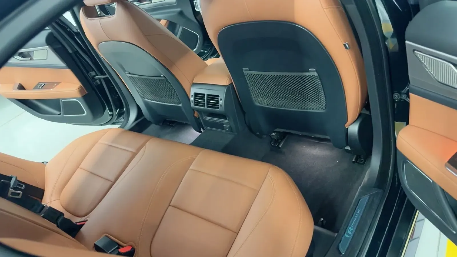 2024 Jaguar XEL 2.0T 250HP L4 8AT,autocango,china used car exporter,china ev exporter,chinese used car exporter,chinese used ev exporter