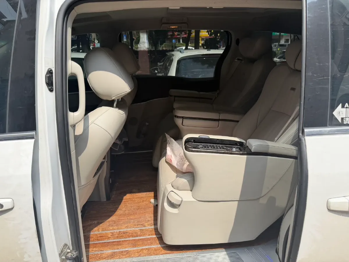 2020 Buick GL8 2.0T 237HP L4 9AT,autocango,china used car exporter,china ev exporter,chinese used car exporter,chinese used ev exporter