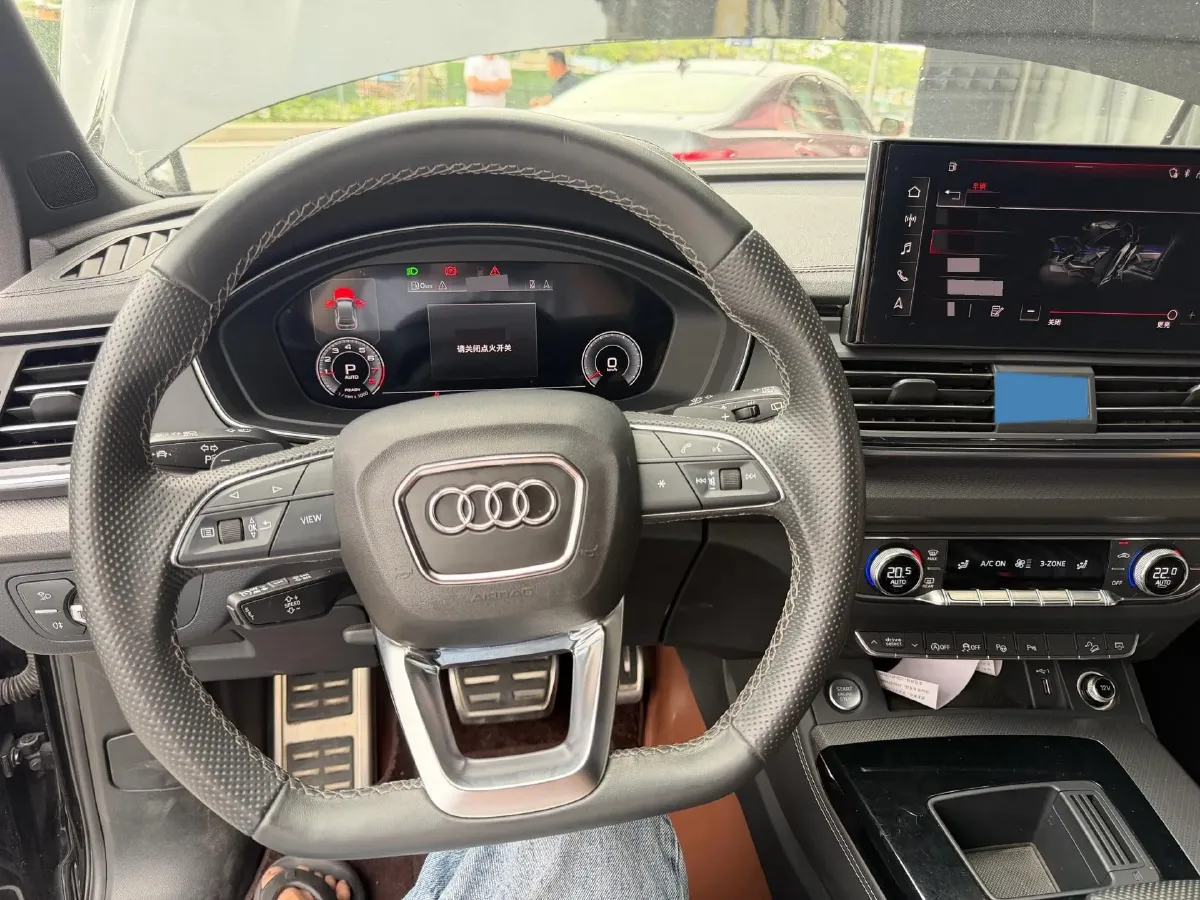 2023 Audi Q5L 2.0T 245HP L4 7DCT,autocango,china used car exporter,china ev exporter,chinese used car exporter,chinese used ev exporter