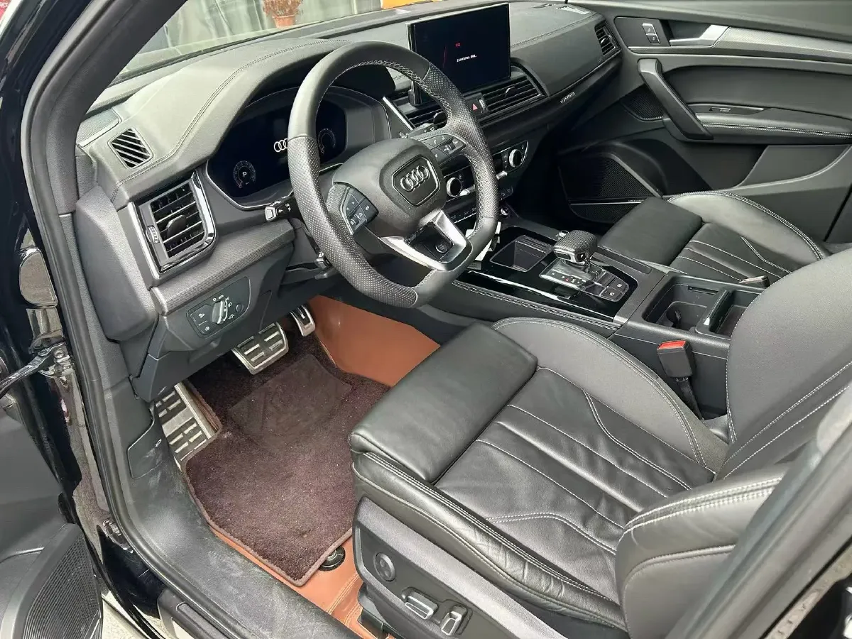 2023 Audi Q5L 2.0T 245HP L4 7DCT,autocango,china used car exporter,china ev exporter,chinese used car exporter,chinese used ev exporter