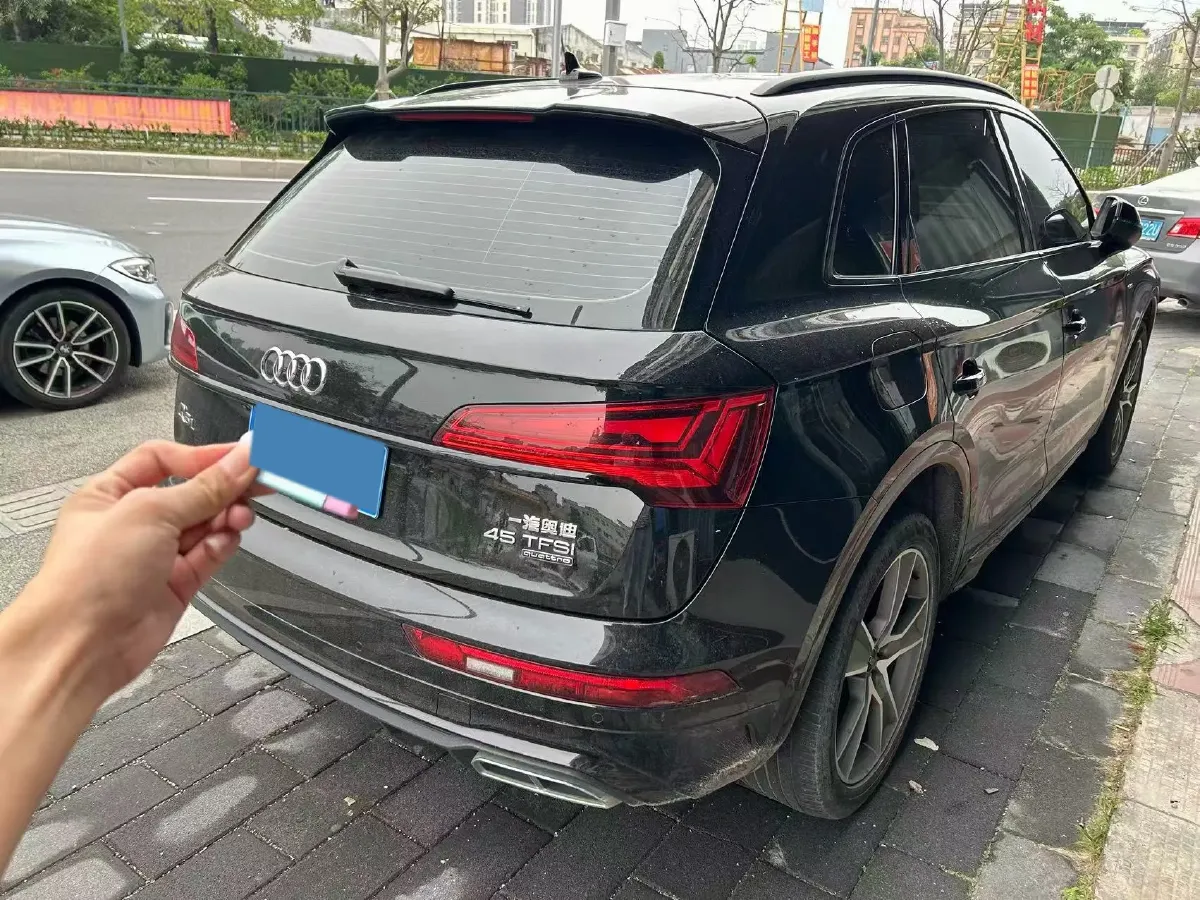 2023 Audi Q5L 2.0T 245HP L4 7DCT,autocango,china used car exporter,china ev exporter,chinese used car exporter,chinese used ev exporter