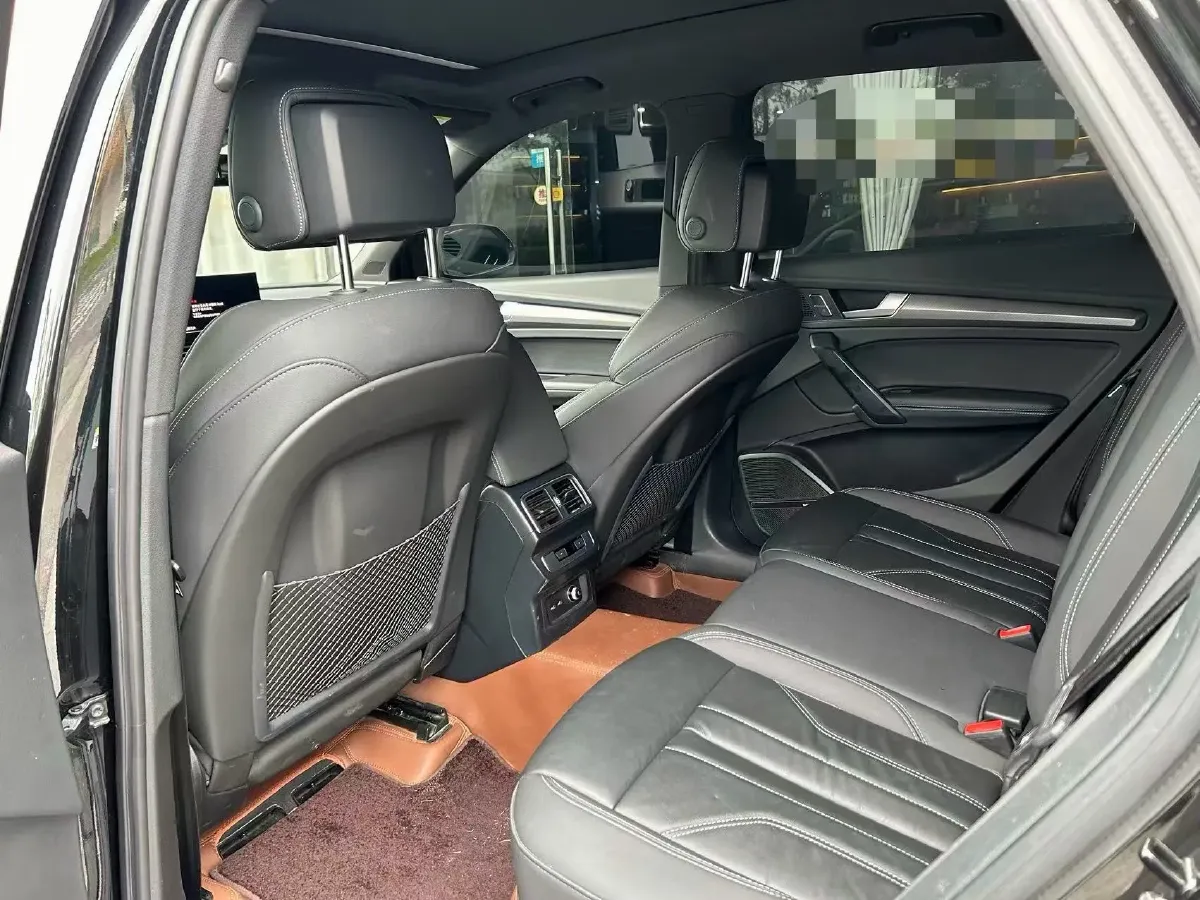 2023 Audi Q5L 2.0T 245HP L4 7DCT,autocango,china used car exporter,china ev exporter,chinese used car exporter,chinese used ev exporter