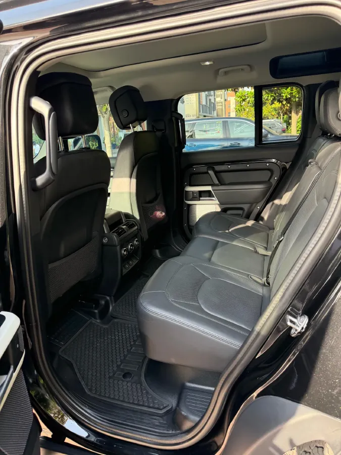 2024 Land Rover Defender 3.0T 400HP L6 8AT,autocango,china used car exporter,china ev exporter,chinese used car exporter,chinese used ev exporter