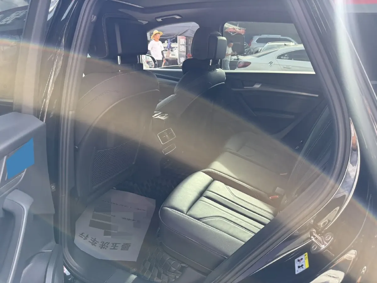 2022 Audi Q5L 2.0T 252HP L4 7DCT,autocango,china used car exporter,china ev exporter,chinese used car exporter,chinese used ev exporter