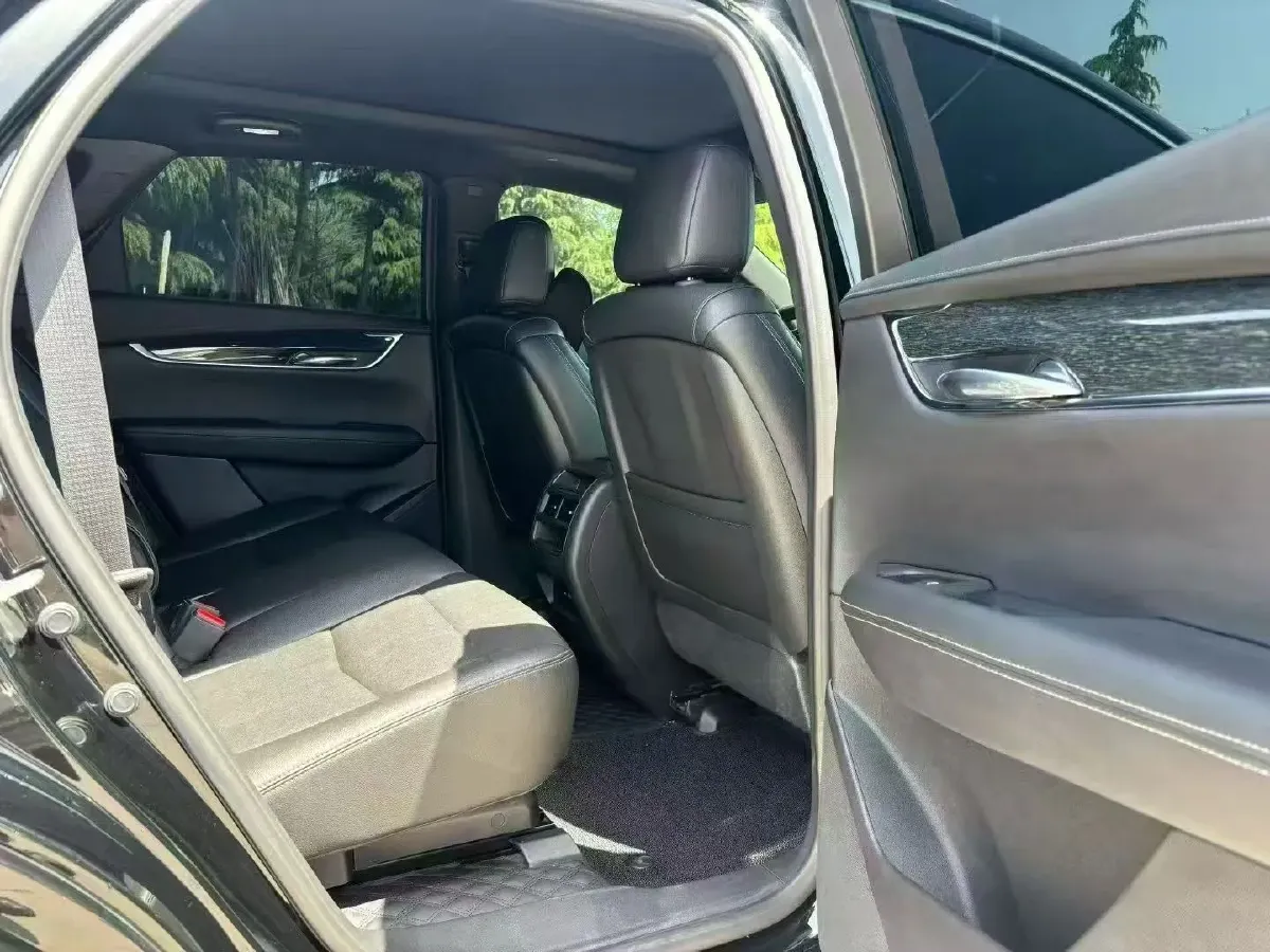 2021 Cadillac XT5 2.0T 237HP L4 9AT,autocango,china used car exporter,china ev exporter,chinese used car exporter,chinese used ev exporter