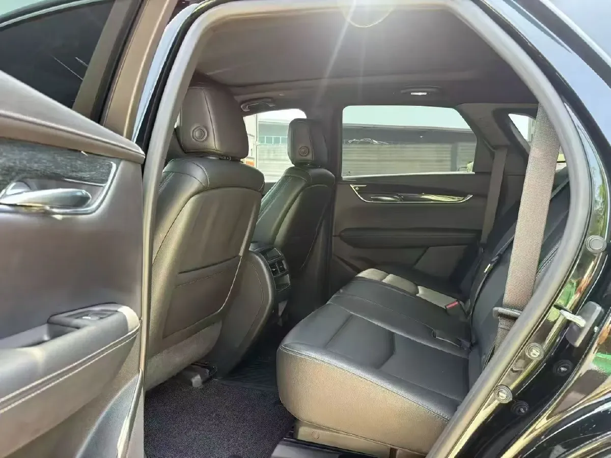 2021 Cadillac XT5 2.0T 237HP L4 9AT,autocango,china used car exporter,china ev exporter,chinese used car exporter,chinese used ev exporter