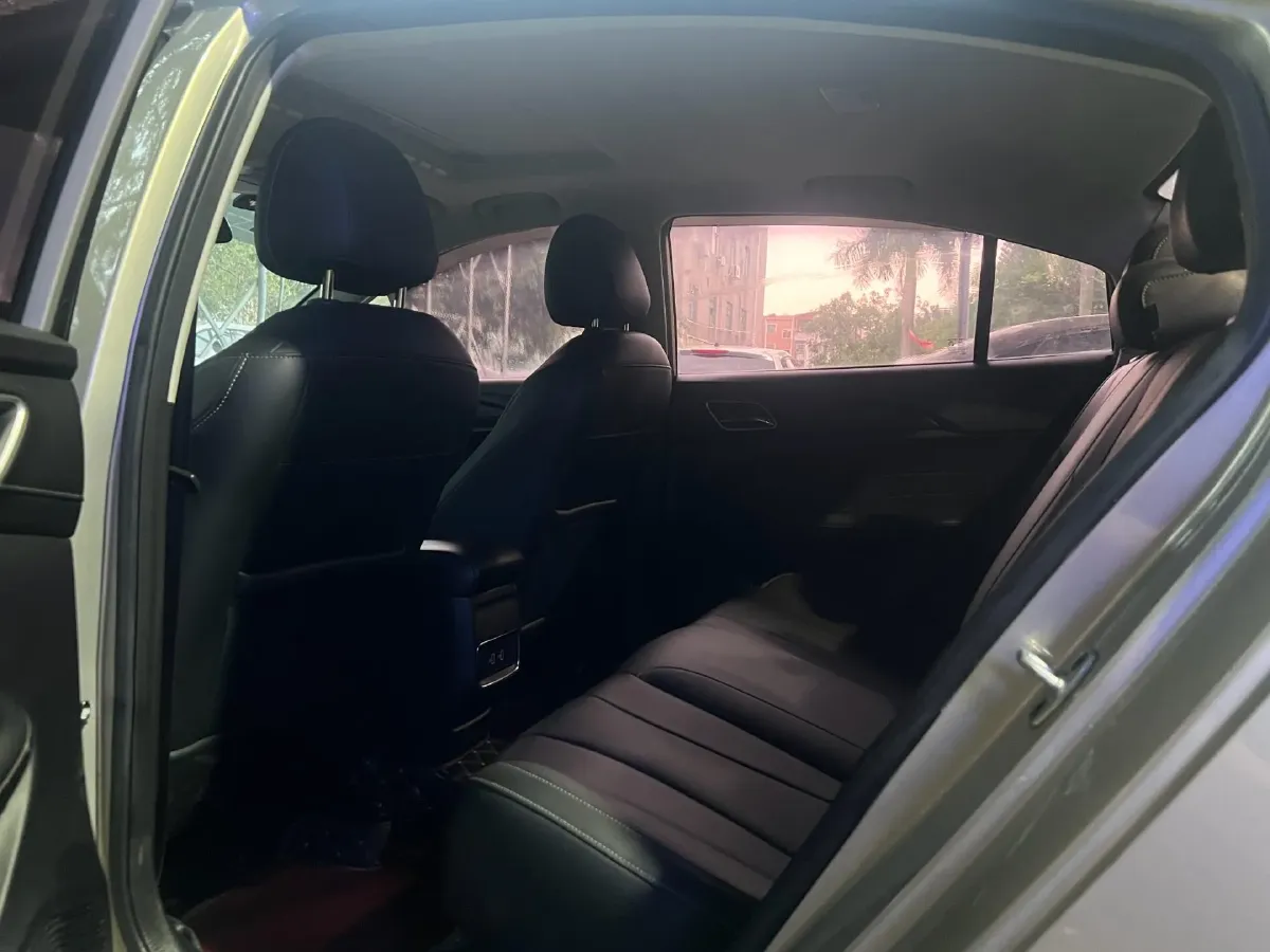 2019 Roewe i5 1.5L 120HP L4 5MT,autocango,china used car exporter,china ev exporter,chinese used car exporter,chinese used ev exporter