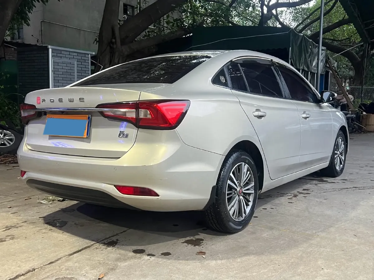 2019 Roewe i5 1.5L 120HP L4 5MT,autocango,china used car exporter,china ev exporter,chinese used car exporter,chinese used ev exporter