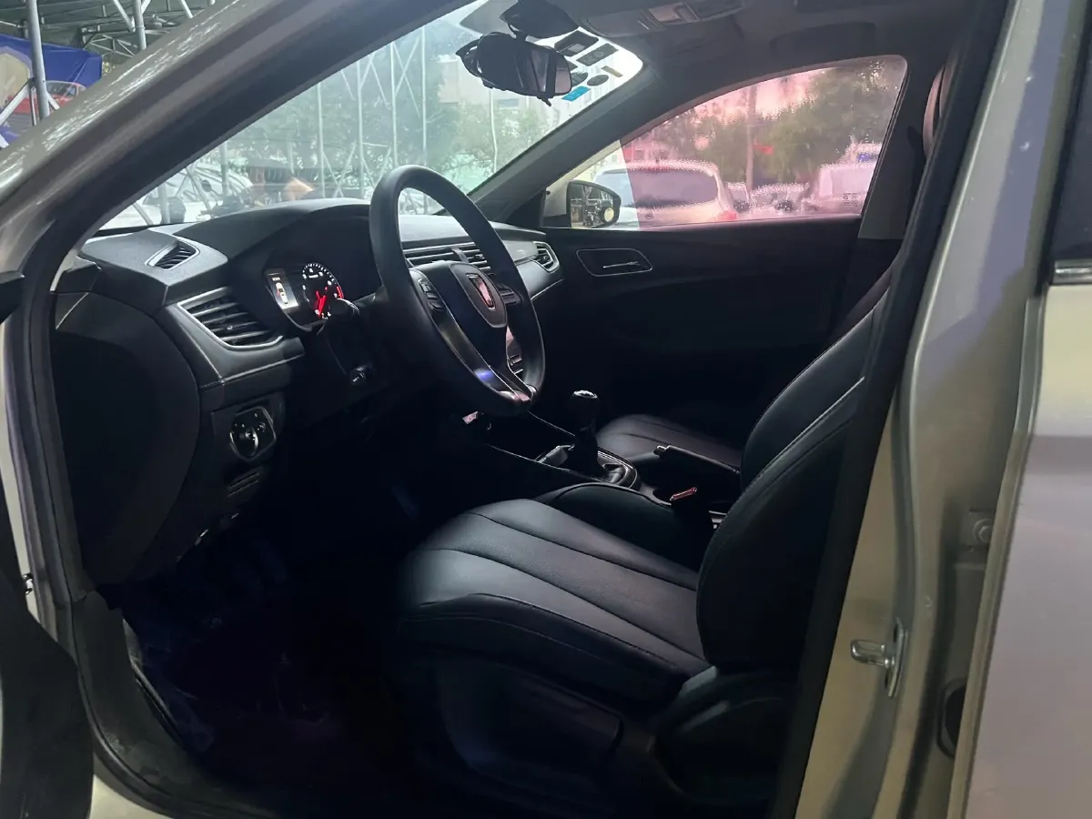 2019 Roewe i5 1.5L 120HP L4 5MT,autocango,china used car exporter,china ev exporter,chinese used car exporter,chinese used ev exporter