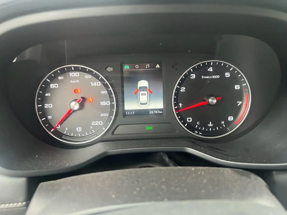2019 Roewe i5 1.5L 120HP L4 5MT,autocango,china used car exporter,china ev exporter,chinese used car exporter,chinese used ev exporter