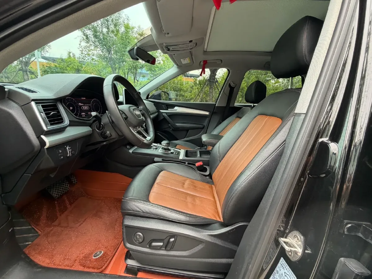 2020 Audi Q5L 2.0T 190HP L4 7DCT,autocango,china used car exporter,china ev exporter,chinese used car exporter,chinese used ev exporter