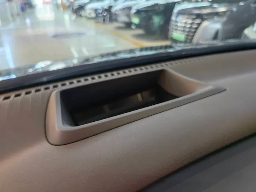 2022 Mercedes-Benz GLC Class 2.0T 197HP L4 9AT,autocango,china used car exporter,china ev exporter,chinese used car exporter,chinese used ev exporter