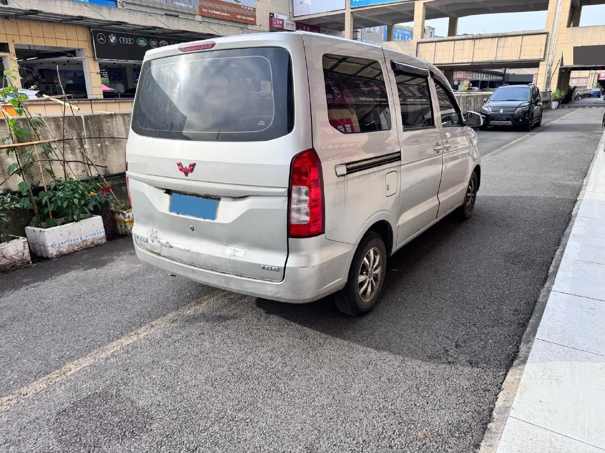 2019 WuLing HongGuang V 1.5L 105HP L4 5MT,autocango,china used car exporter,china ev exporter,chinese used car exporter,chinese used ev exporter