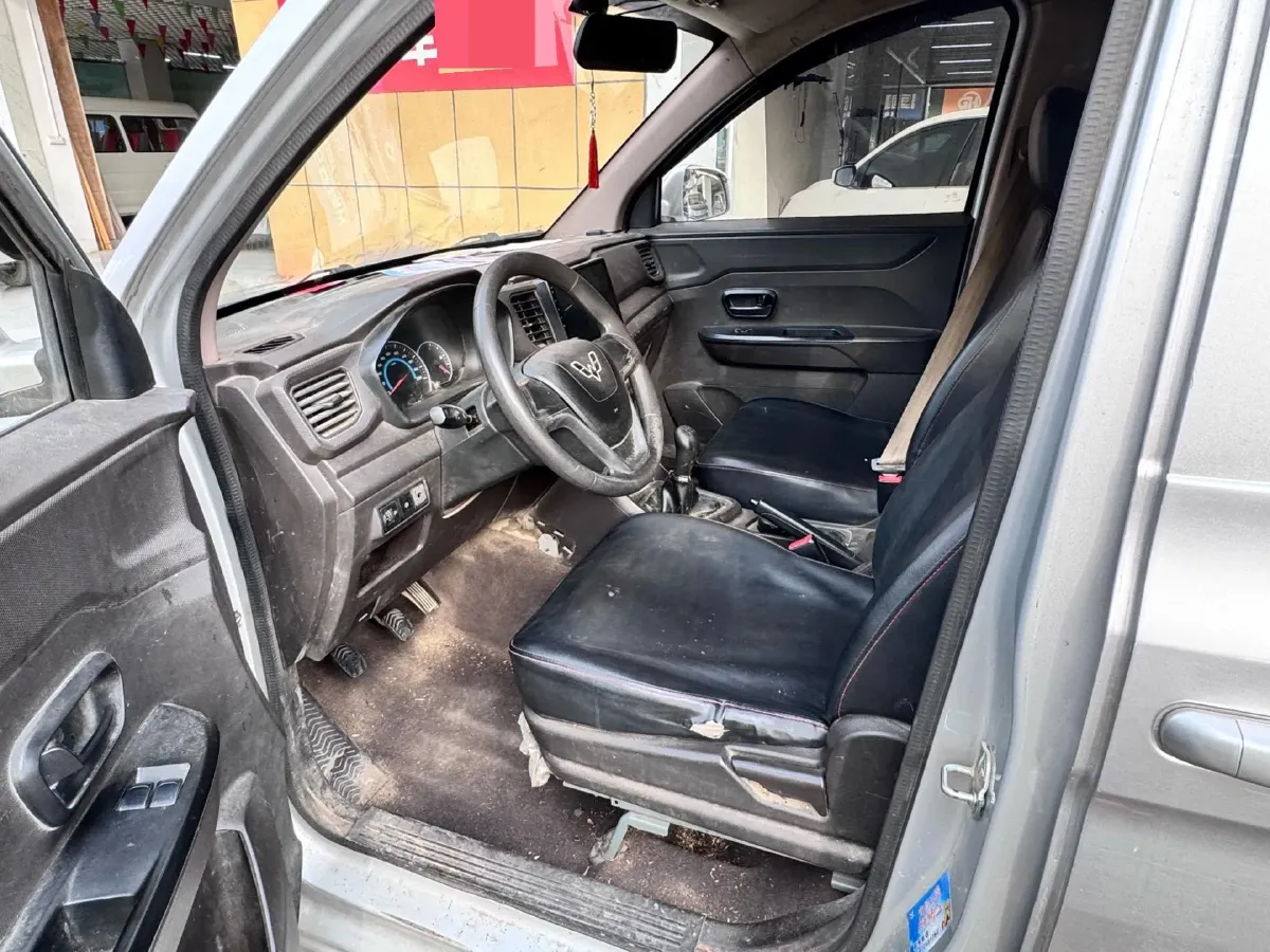 2019 WuLing HongGuang V 1.5L 105HP L4 5MT,autocango,china used car exporter,china ev exporter,chinese used car exporter,chinese used ev exporter