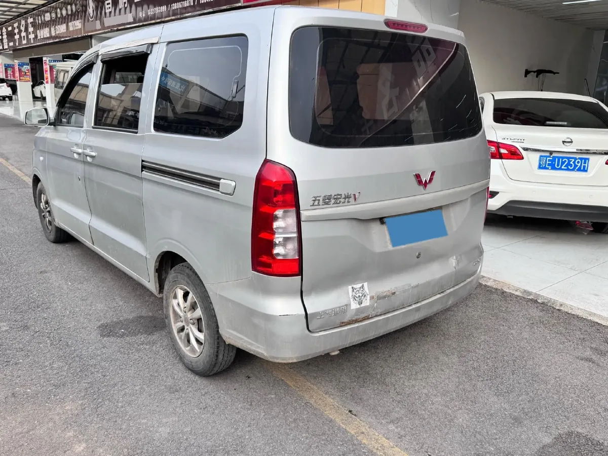 2019 WuLing HongGuang V 1.5L 105HP L4 5MT,autocango,china used car exporter,china ev exporter,chinese used car exporter,chinese used ev exporter