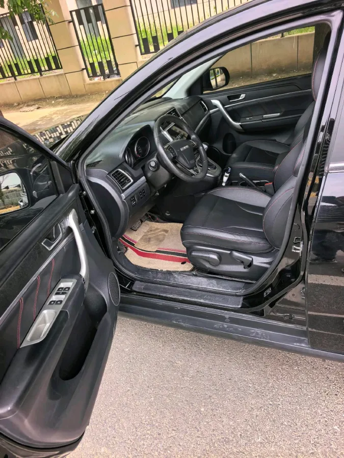 2019 Haval M6 1.5T 150HP L4 7DCT,autocango,china used car exporter,china ev exporter,chinese used car exporter,chinese used ev exporter