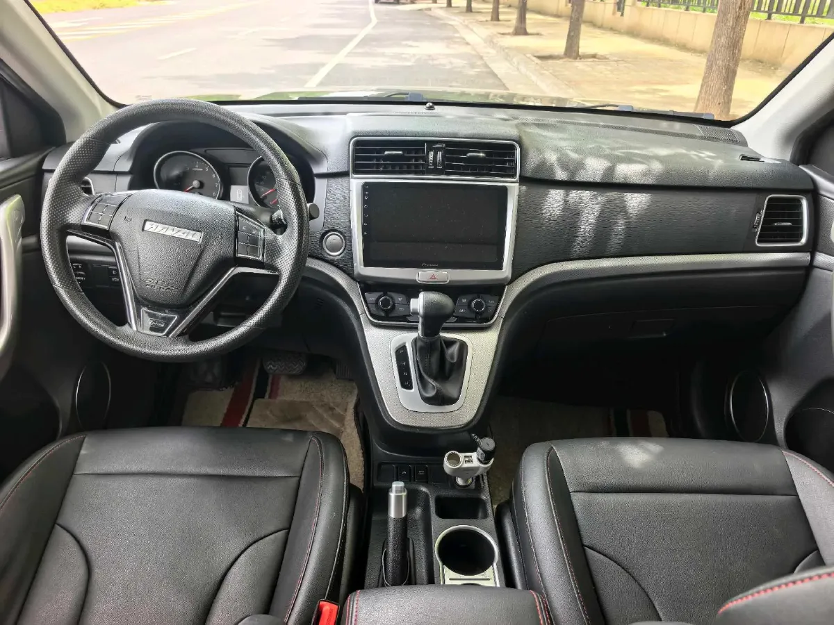 2019 Haval M6 1.5T 150HP L4 7DCT,autocango,china used car exporter,china ev exporter,chinese used car exporter,chinese used ev exporter