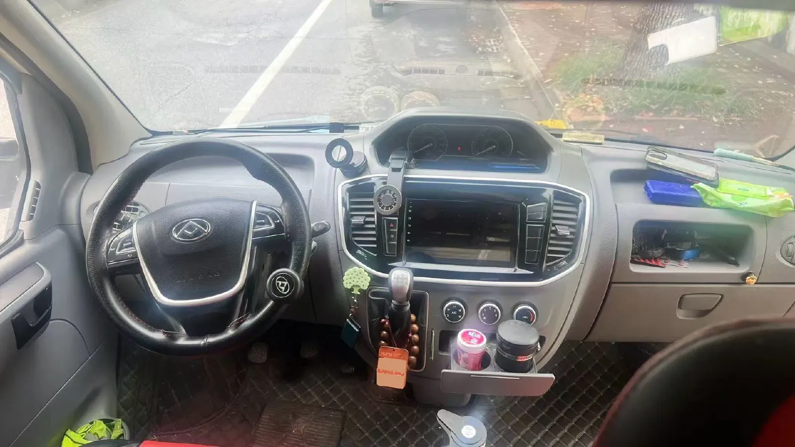 2020 MAXUS XinTu V80 2.5T 136HP L4 6MT,autocango,china used car exporter,china ev exporter,chinese used car exporter,chinese used ev exporter