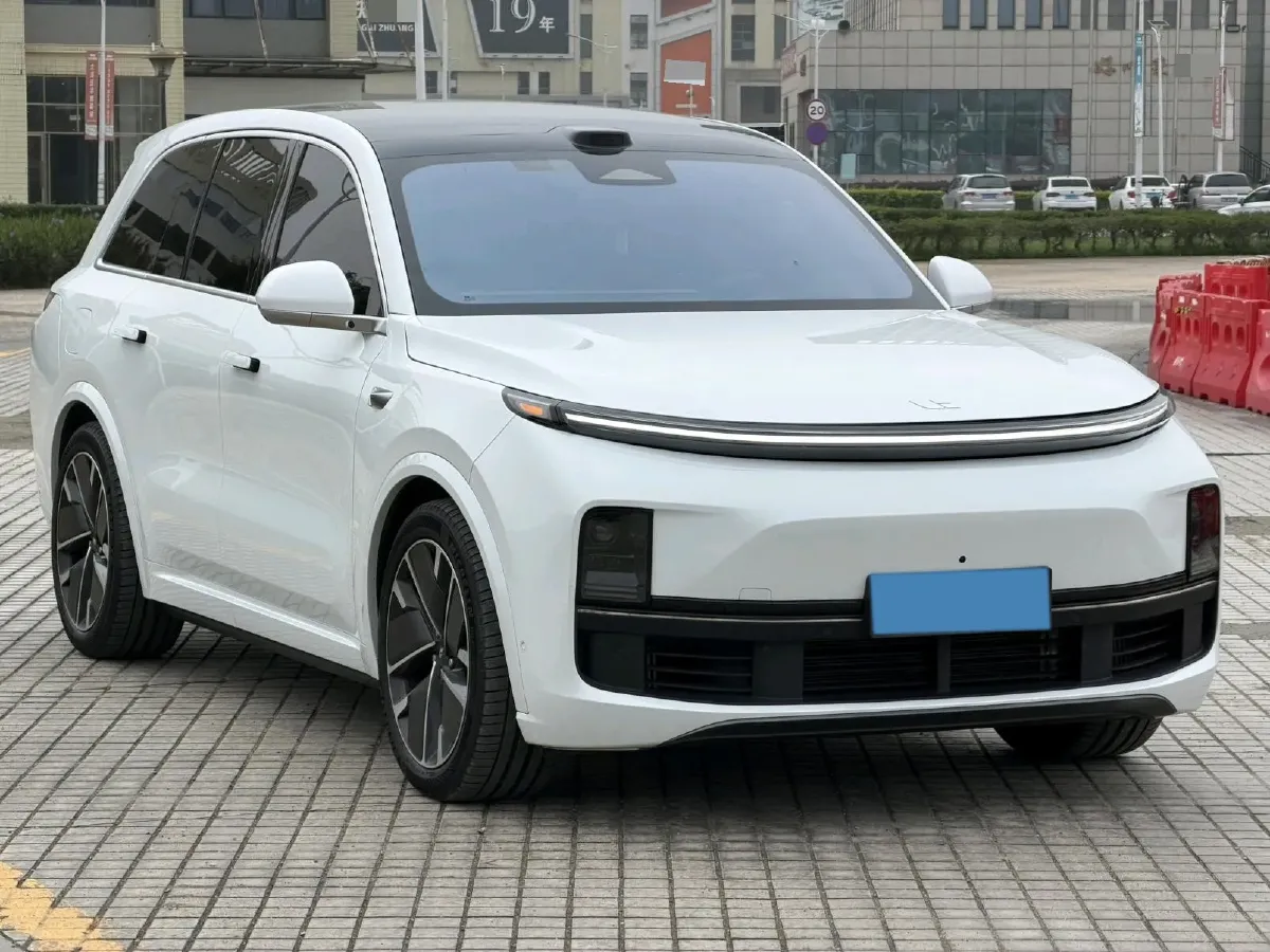 2025 Li L8 Range Extended 154HP REEV,autocango,china used car exporter,china ev exporter,chinese used car exporter,chinese used ev exporter