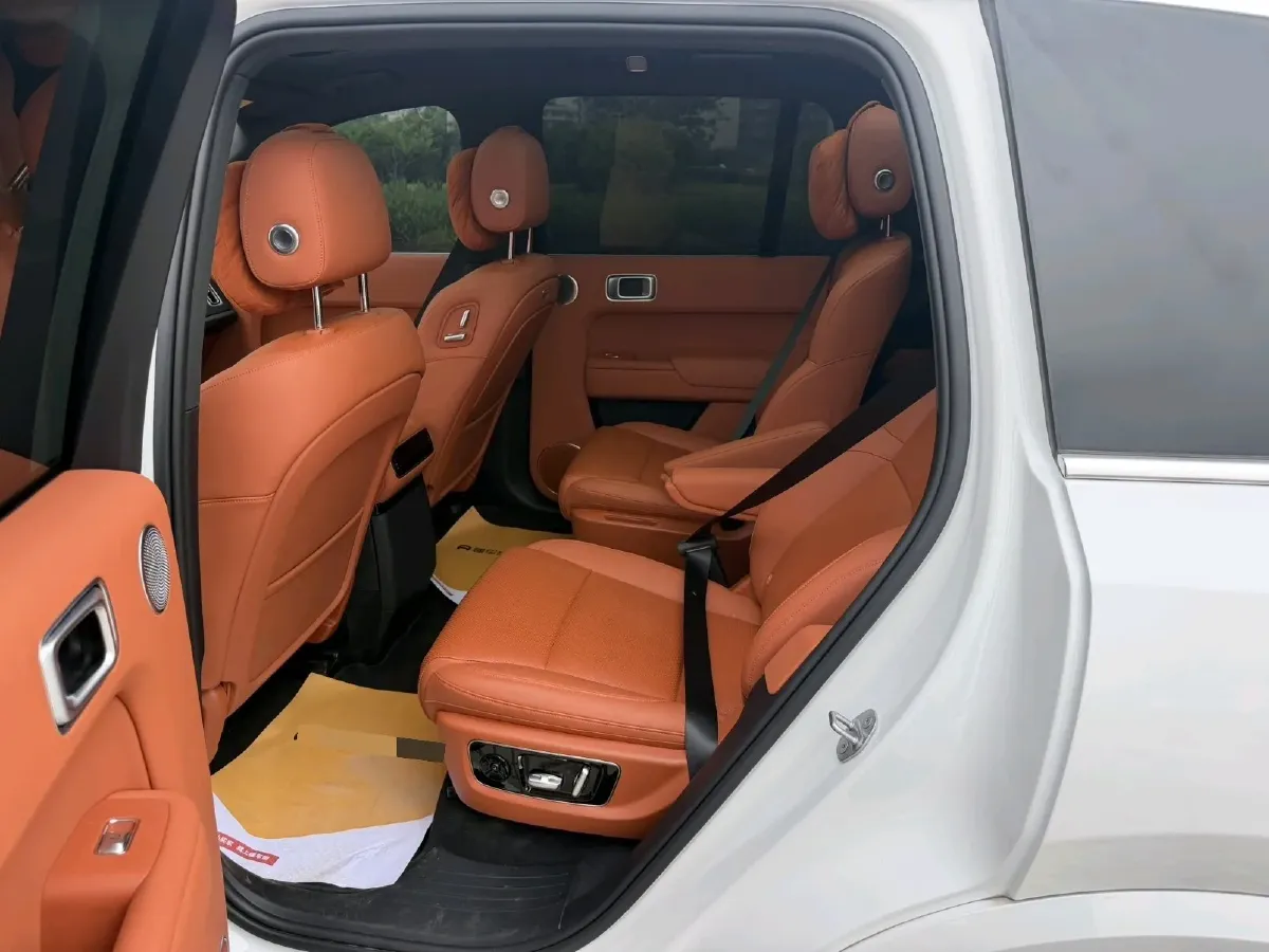 2025 Li L8 Range Extended 154HP REEV,autocango,china used car exporter,china ev exporter,chinese used car exporter,chinese used ev exporter