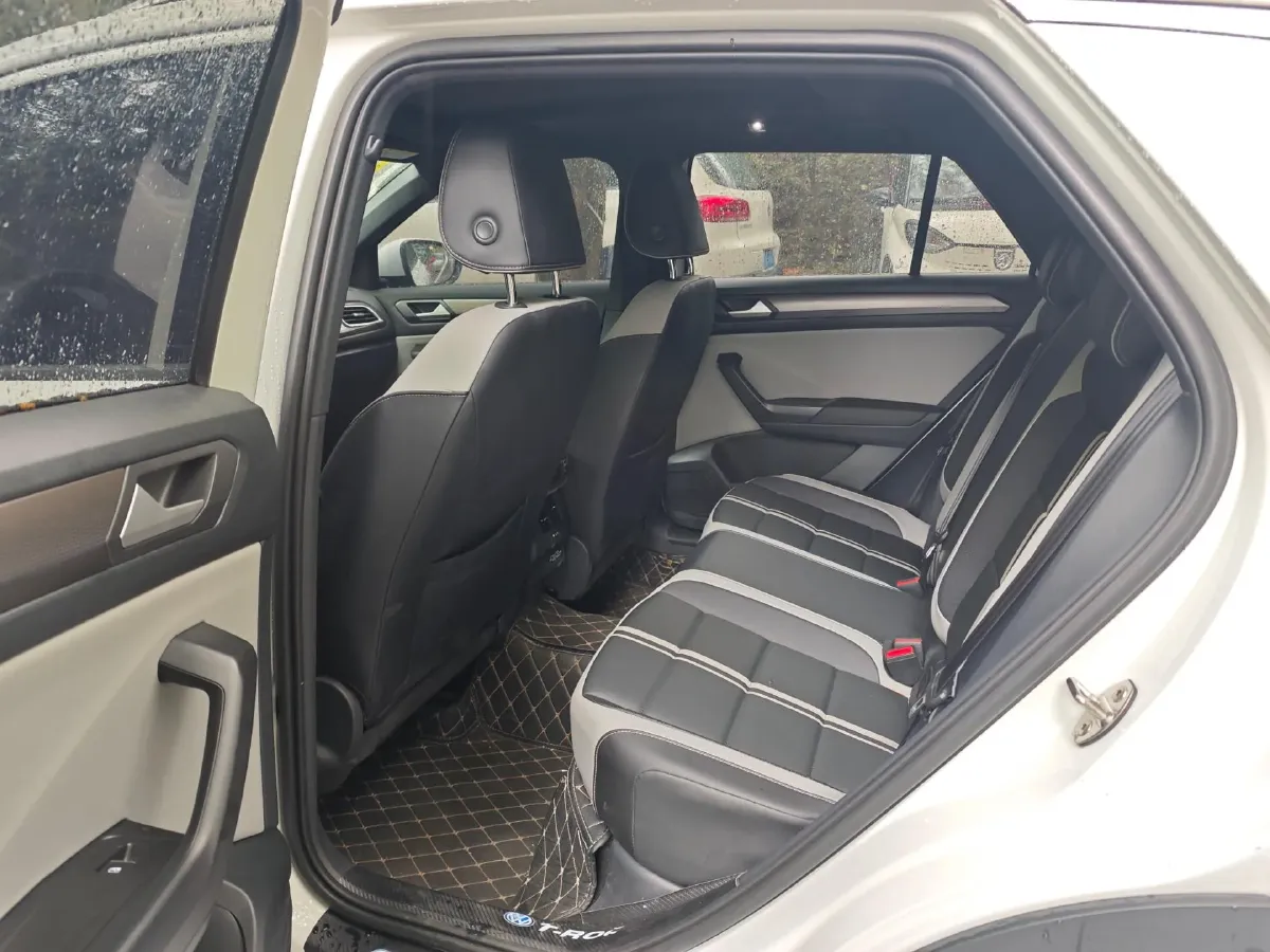 2023 Volkswagen T-Roc 1.5T 160HP L4 7DCT,autocango,china used car exporter,china ev exporter,chinese used car exporter,chinese used ev exporter