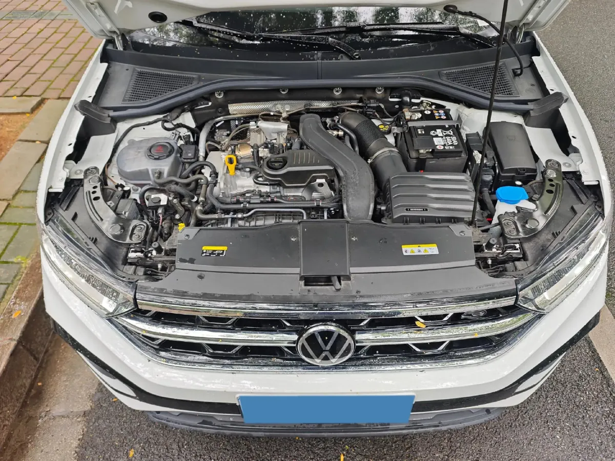 2023 Volkswagen T-Roc 1.5T 160HP L4 7DCT,autocango,china used car exporter,china ev exporter,chinese used car exporter,chinese used ev exporter