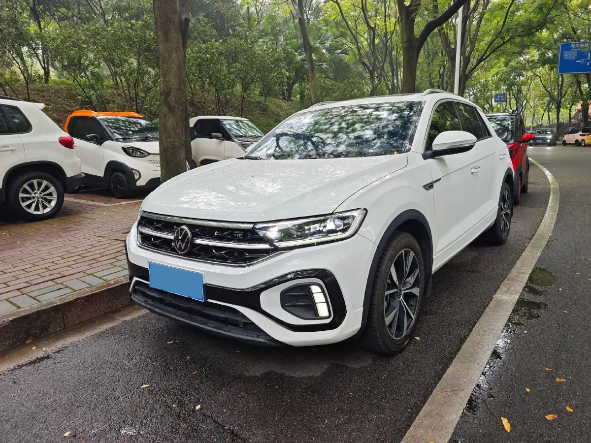 2023 Volkswagen T-Roc 1.5T 160HP L4 7DCT,autocango,china used car exporter,china ev exporter,chinese used car exporter,chinese used ev exporter