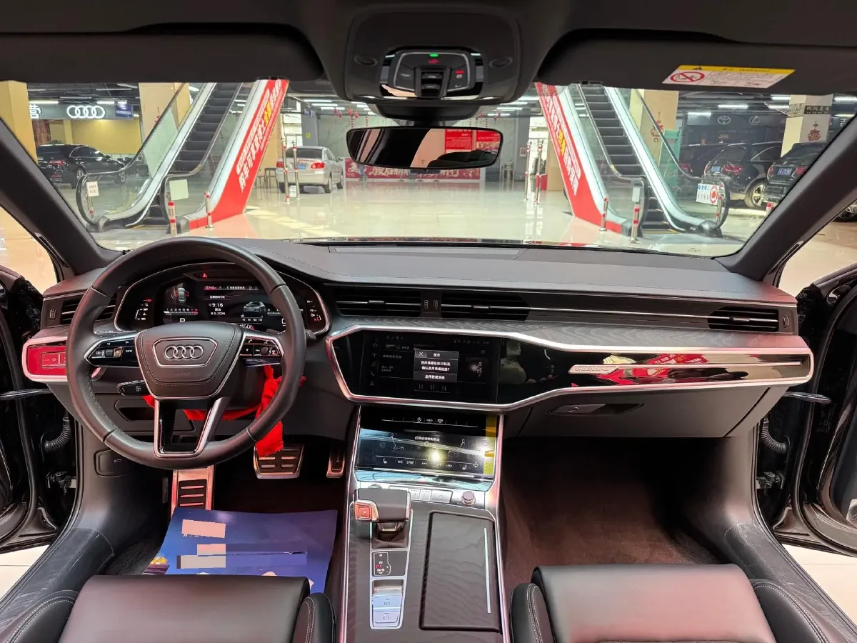 2025 Audi A6L 2.0T 245HP L4 7DCT,autocango,china used car exporter,china ev exporter,chinese used car exporter,chinese used ev exporter
