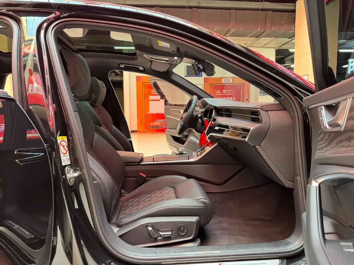 2025 Audi A6L 2.0T 245HP L4 7DCT,autocango,china used car exporter,china ev exporter,chinese used car exporter,chinese used ev exporter