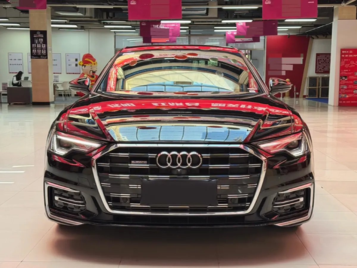 2025 Audi A6L 2.0T 245HP L4 7DCT,autocango,china used car exporter,china ev exporter,chinese used car exporter,chinese used ev exporter
