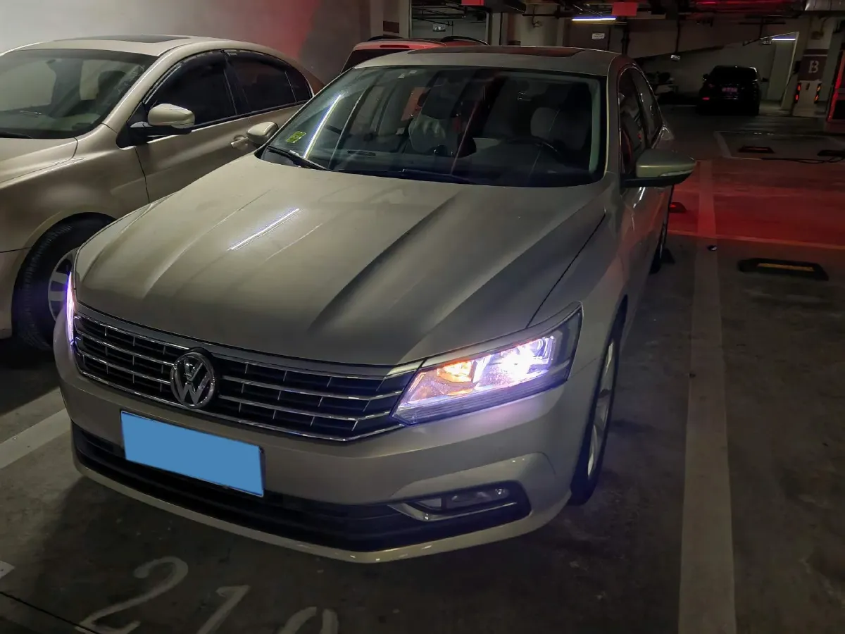 2017 Volkswagen Passat 1.8T 180HP L4 7DCT,autocango,china used car exporter,china ev exporter,chinese used car exporter,chinese used ev exporter