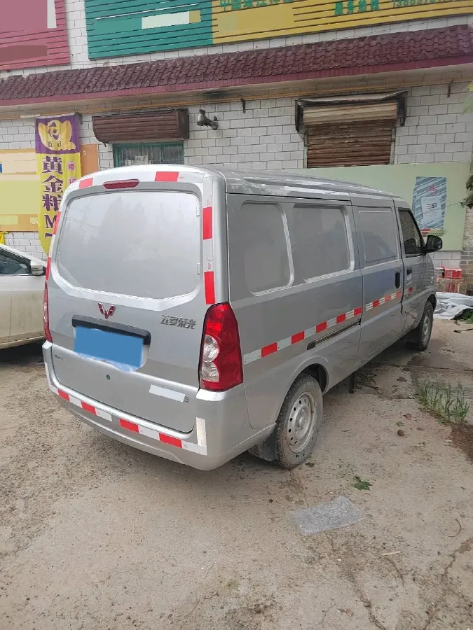 2021 WuLing RongGuang 1.5L 99HP L4 5MT,autocango,china used car exporter,china ev exporter,chinese used car exporter,chinese used ev exporter