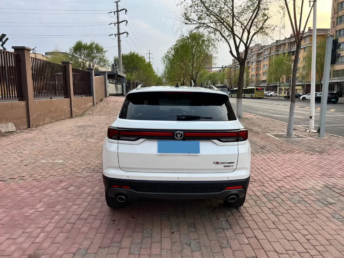 2022 ChangAn CS35 Plus 1.4T 160HP L4 7DCT,autocango,china used car exporter,china ev exporter,chinese used car exporter,chinese used ev exporter