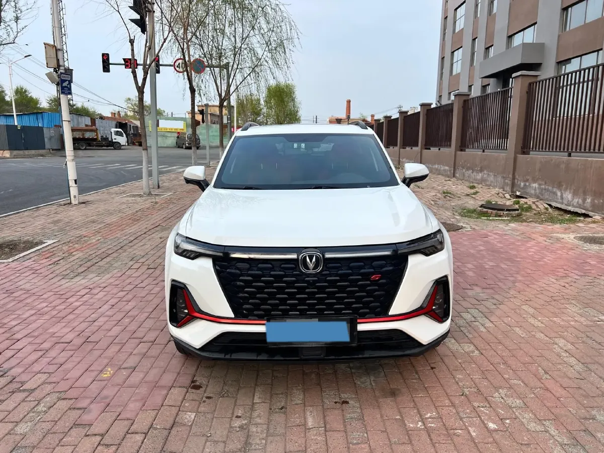 2022 ChangAn CS35 Plus 1.4T 160HP L4 7DCT,autocango,china used car exporter,china ev exporter,chinese used car exporter,chinese used ev exporter