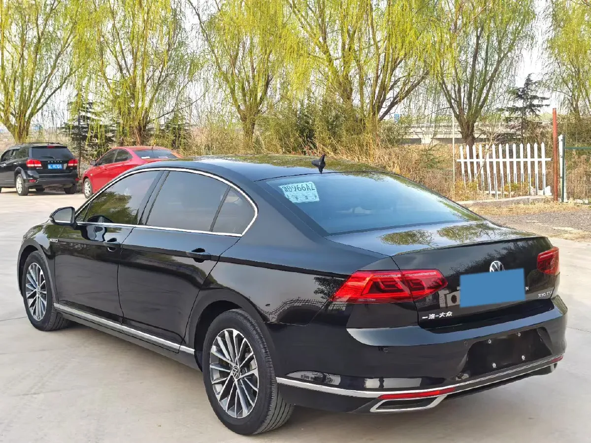 2020 Volkswagen Magotan 2.0T 186HP L4 7DCT,autocango,china used car exporter,china ev exporter,chinese used car exporter,chinese used ev exporter