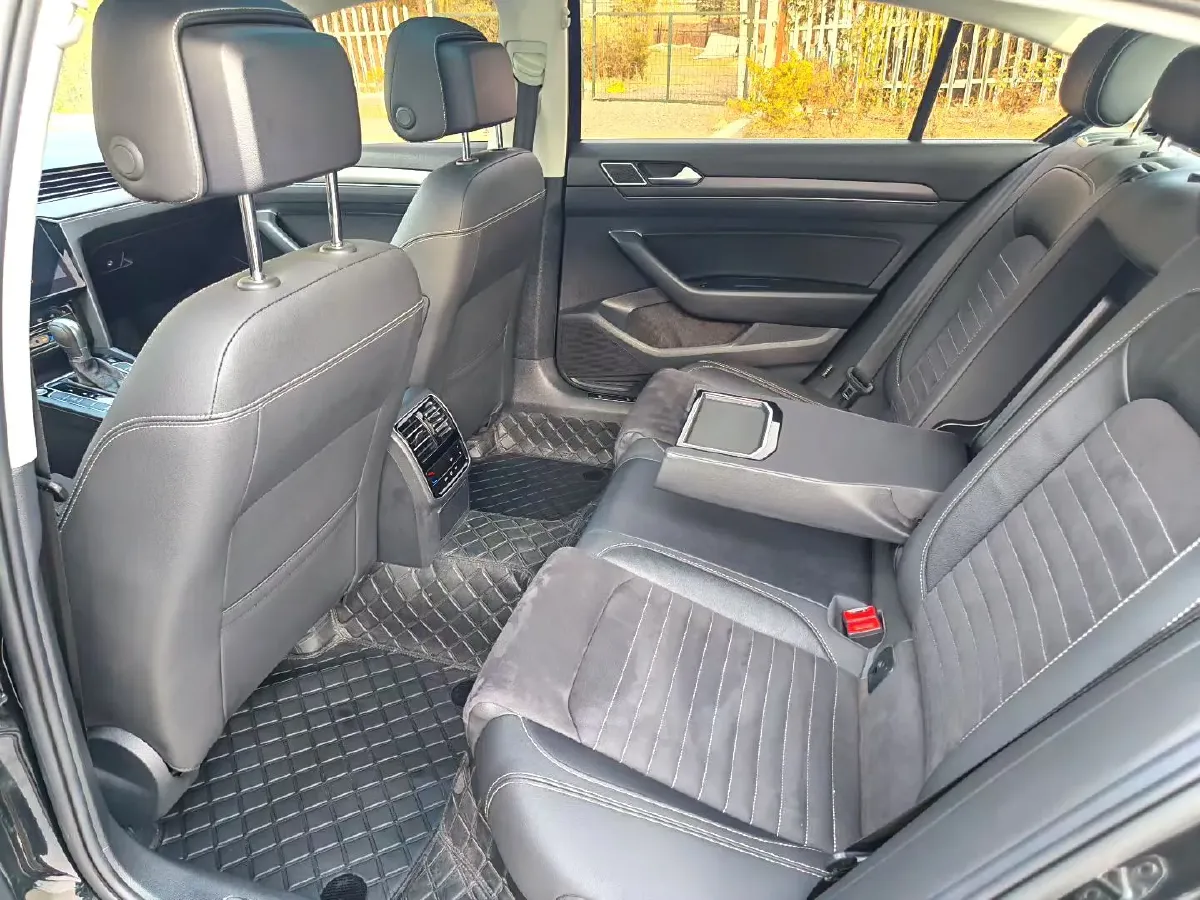 2020 Volkswagen Magotan 2.0T 186HP L4 7DCT,autocango,china used car exporter,china ev exporter,chinese used car exporter,chinese used ev exporter