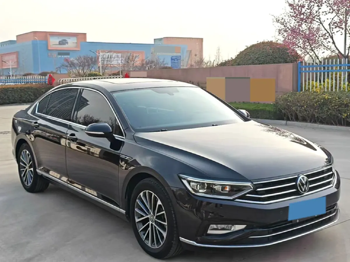 2020 Volkswagen Magotan 2.0T 186HP L4 7DCT,autocango,china used car exporter,china ev exporter,chinese used car exporter,chinese used ev exporter