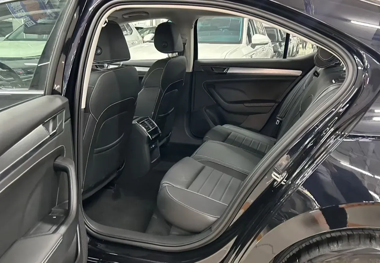 2024 Skoda Superb 1.4T 150HP L4 7DCT,autocango,china used car exporter,china ev exporter,chinese used car exporter,chinese used ev exporter