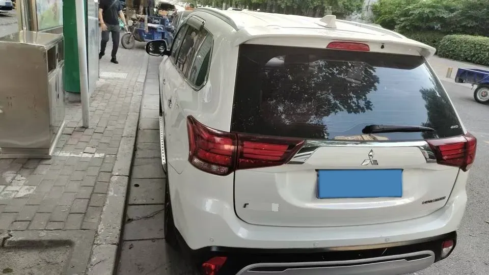2019 Mitsubishi Outlander 2.4L 192HP L4 CVT,autocango,china used car exporter,china ev exporter,chinese used car exporter,chinese used ev exporter