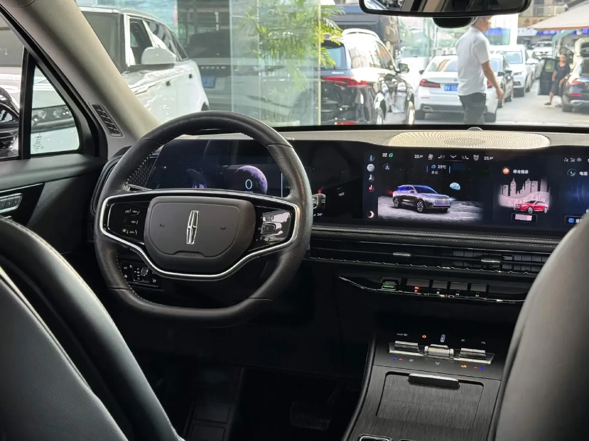 2023 Lincoln Corsair 2.0T 261HP L4 8AT,autocango,china used car exporter,china ev exporter,chinese used car exporter,chinese used ev exporter