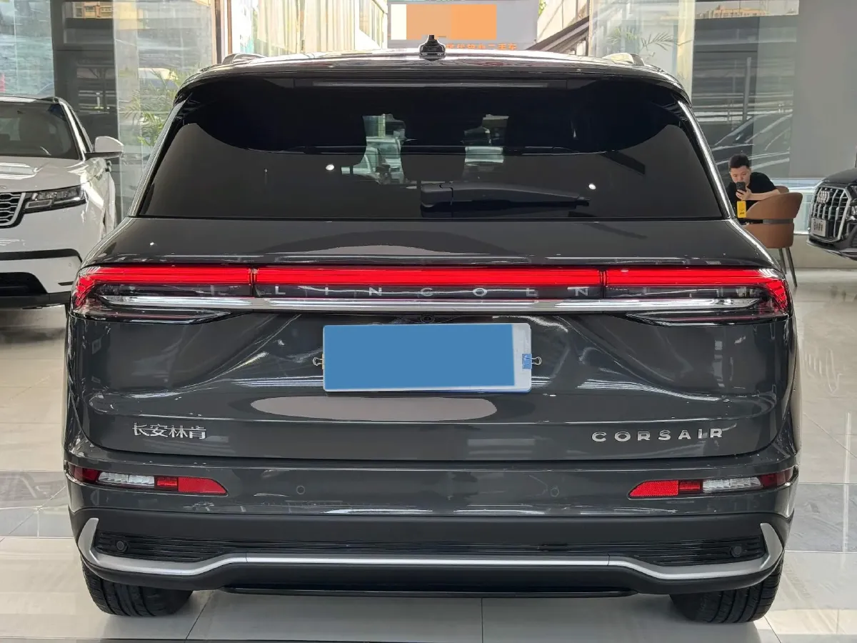 2023 Lincoln Corsair 2.0T 261HP L4 8AT,autocango,china used car exporter,china ev exporter,chinese used car exporter,chinese used ev exporter