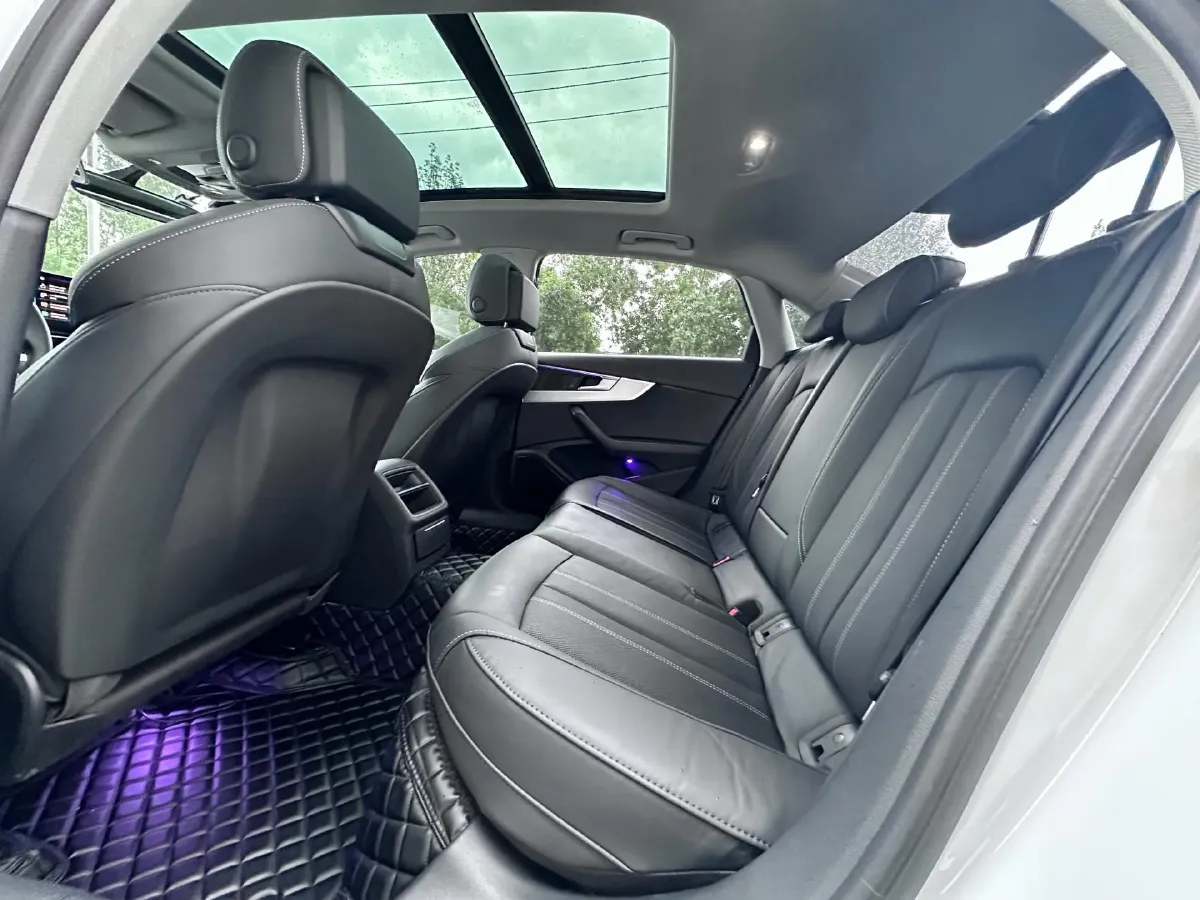 2020 Audi A4L 2.0T 190HP L4 7DCT,autocango,china used car exporter,china ev exporter,chinese used car exporter,chinese used ev exporter