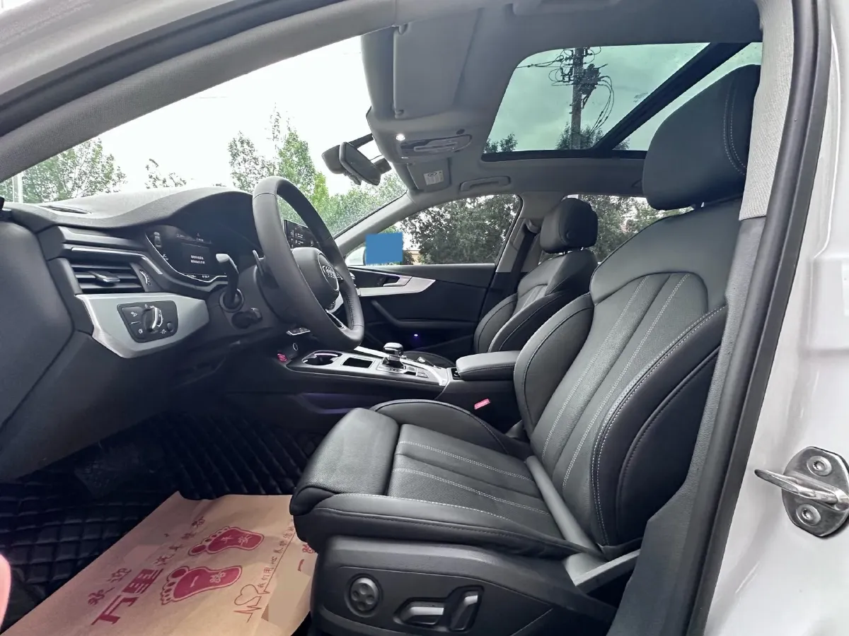 2020 Audi A4L 2.0T 190HP L4 7DCT,autocango,china used car exporter,china ev exporter,chinese used car exporter,chinese used ev exporter