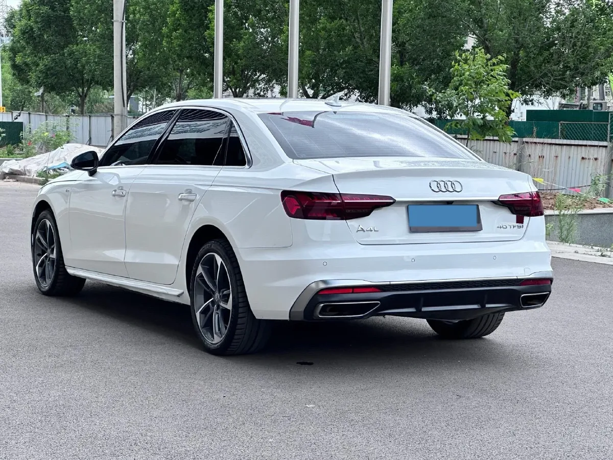 2020 Audi A4L 2.0T 190HP L4 7DCT,autocango,china used car exporter,china ev exporter,chinese used car exporter,chinese used ev exporter
